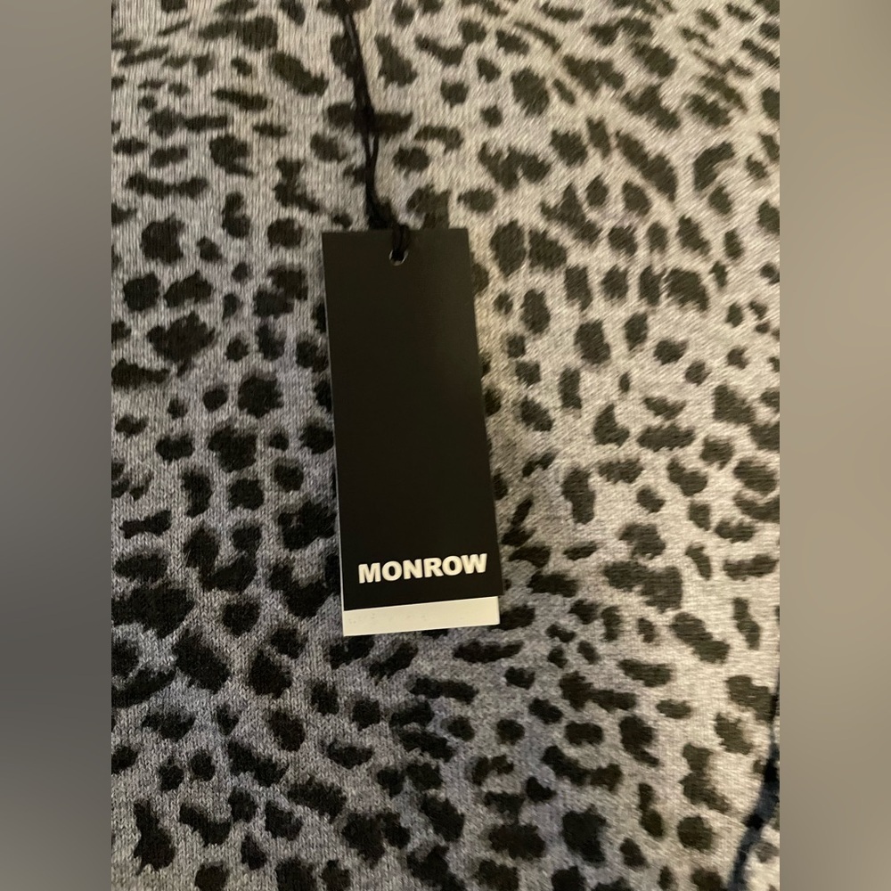 Monrow Cashmere Blend Mini Leopard Print Sweater Size Small. - Picture 3 of 6